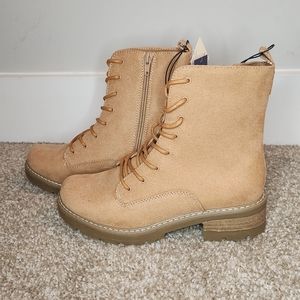 Tan Boots Size 7.5